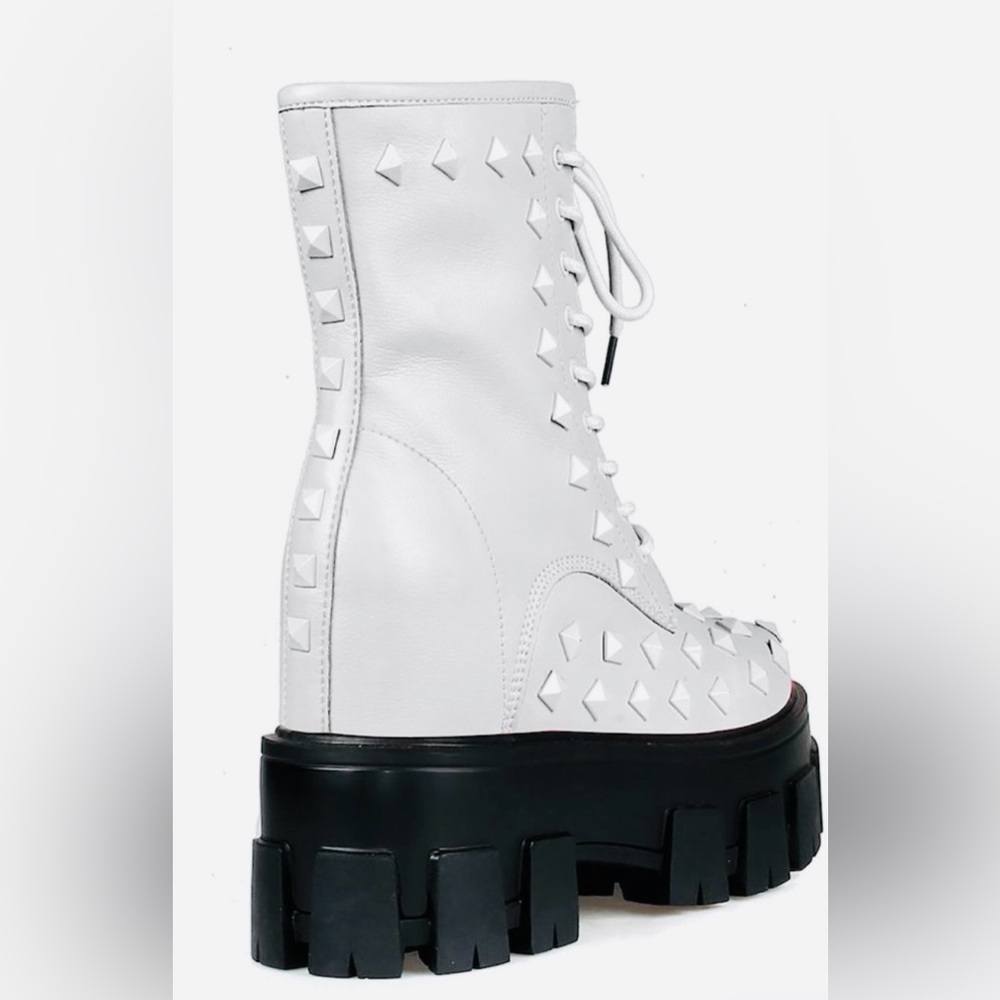 WTF ANTHONY WANG WHITE LUG SOLE COMBAT BOOTS WITH EMBELLISHMENTS NWT SIZE 8..5 - Picture 3 of 6